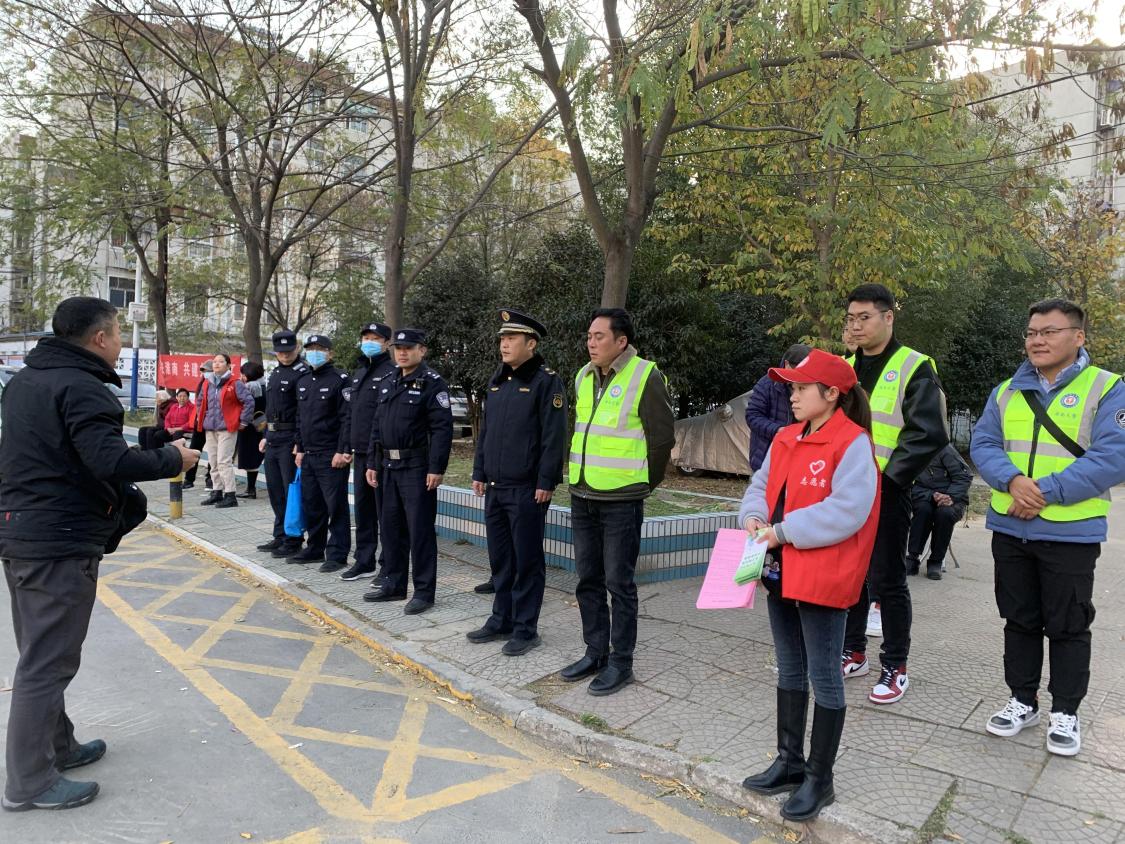 市婦幼保健院走進國慶街道前鋒社區(qū)開展文明養(yǎng)犬宣傳教育活動