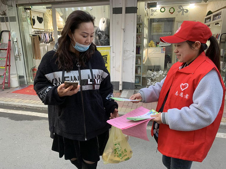 市婦幼保健院走進國慶街道前鋒社區(qū)開展文明養(yǎng)犬宣傳教育活動